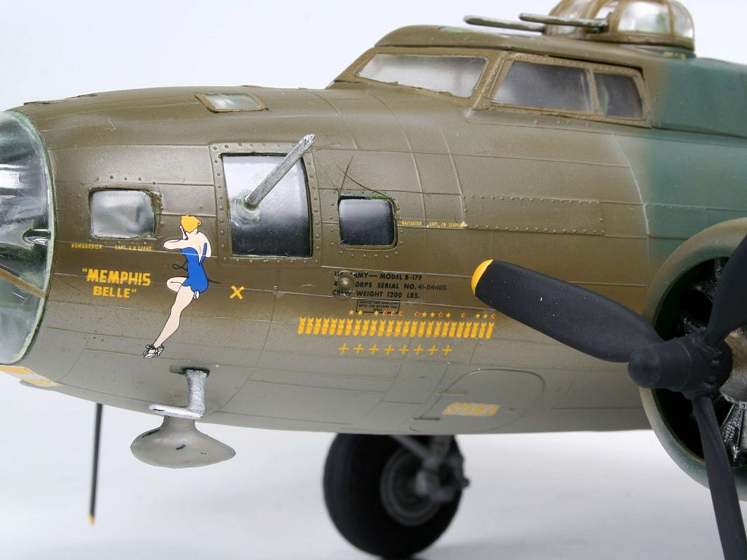 B-17F Memphis Belle - uszkodzone opakowanie - fot. 6