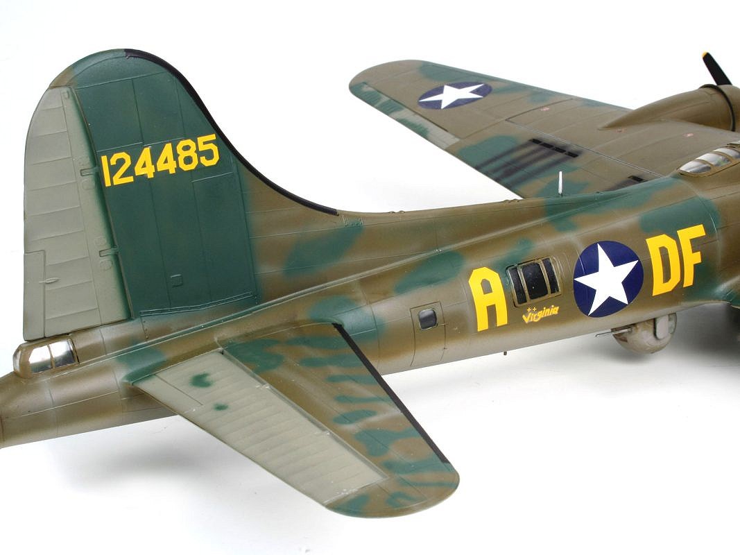 B-17F Memphis Belle - uszkodzone opakowanie - fot. 5