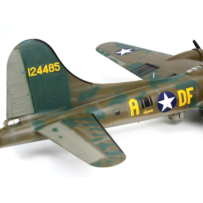 B-17F Memphis Belle - uszkodzone opakowanie - fot. 5