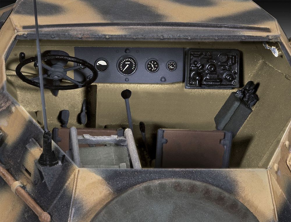 German Armoured Vehicle Sd.Kfz.247 Ausf.B -uszkodzone pudełko - fot. 3