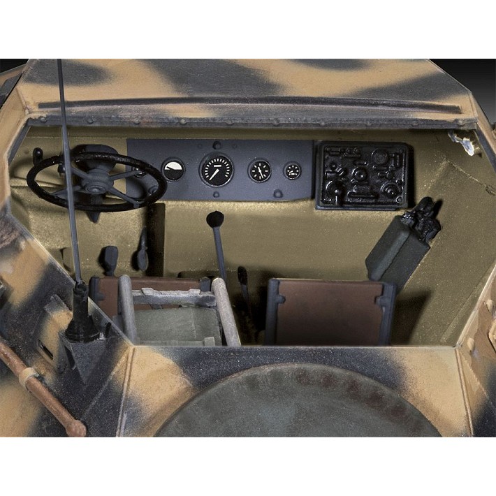 German Armoured Vehicle Sd.Kfz.247 Ausf.B -uszkodzone pudełko - fot. 3