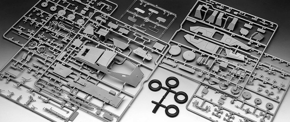 German Armoured Vehicle Sd.Kfz.247 Ausf.B -uszkodzone pudełko - fot. 7