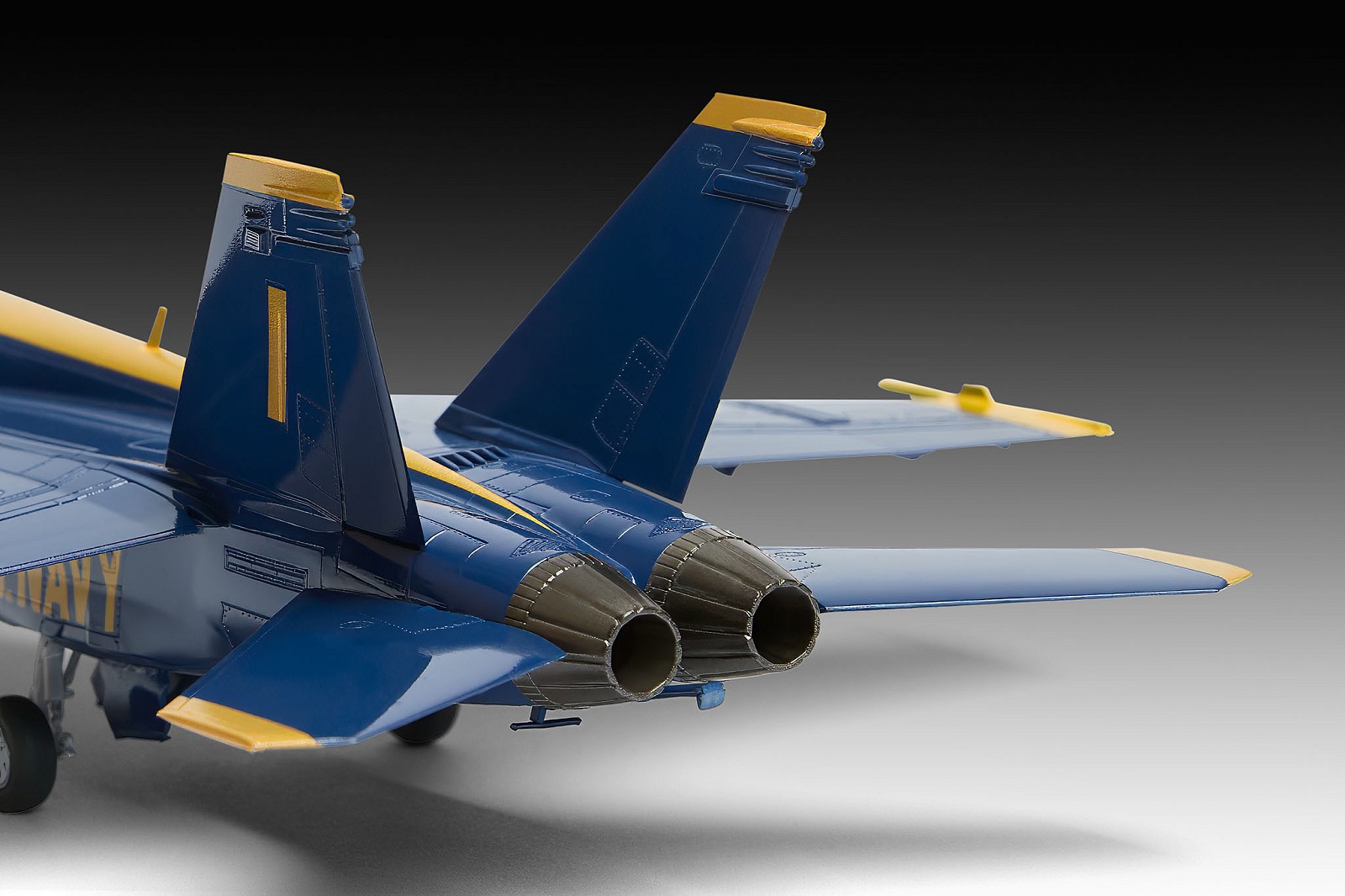 Boeing F/A-18 E Super Hornet & Grumman F6F-5 Hellcat - Blue Angels 80 Years - fot. 7